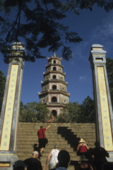 N 15 La torre di Thien Mu_Foto G.Arrighi